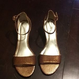 Womens shoes/wedge